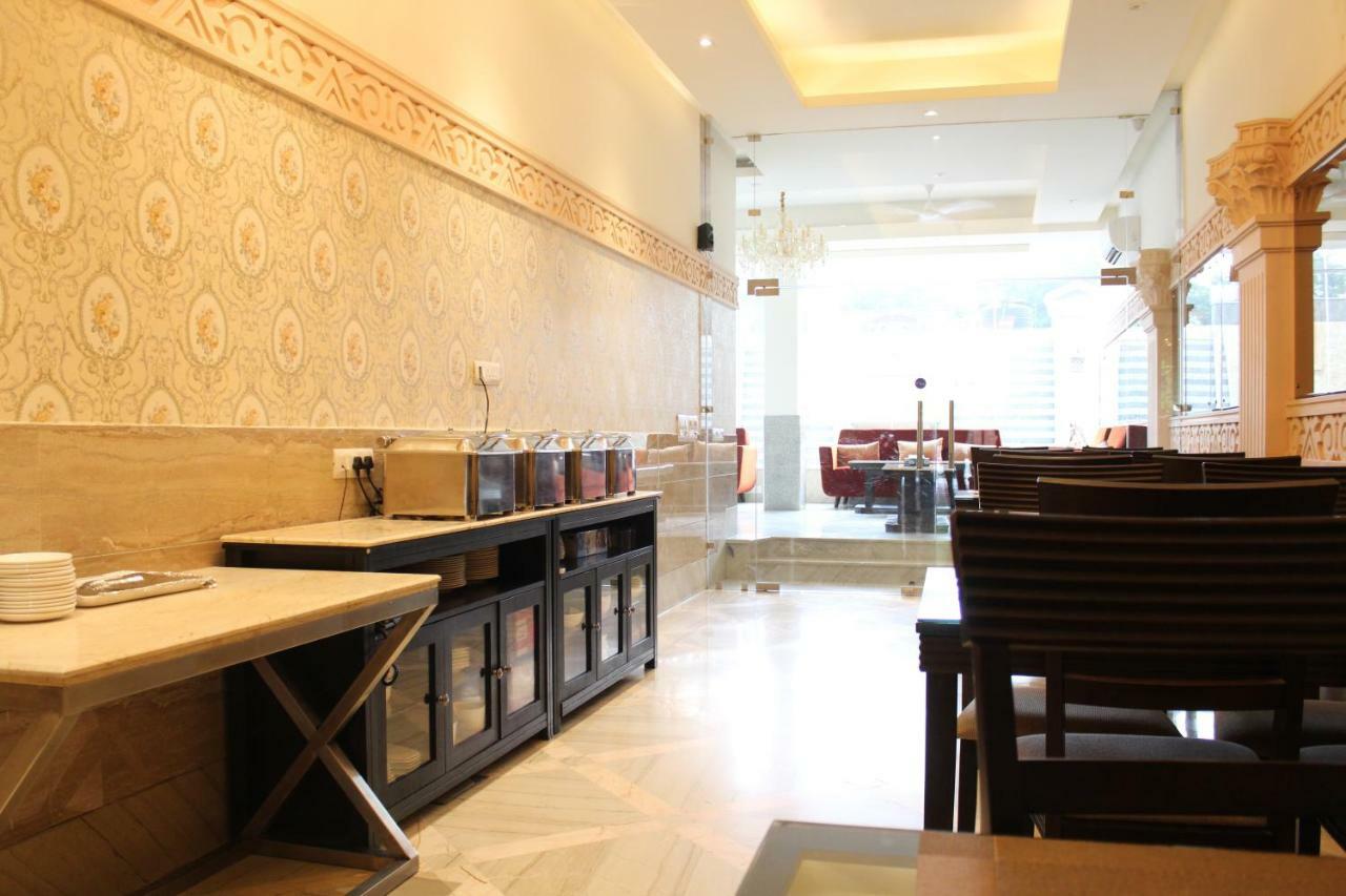 Royal Residence Iffco Chowk Gurgaon Exteriör bild