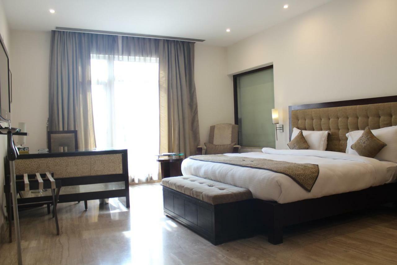 Royal Residence Iffco Chowk Gurgaon Exteriör bild
