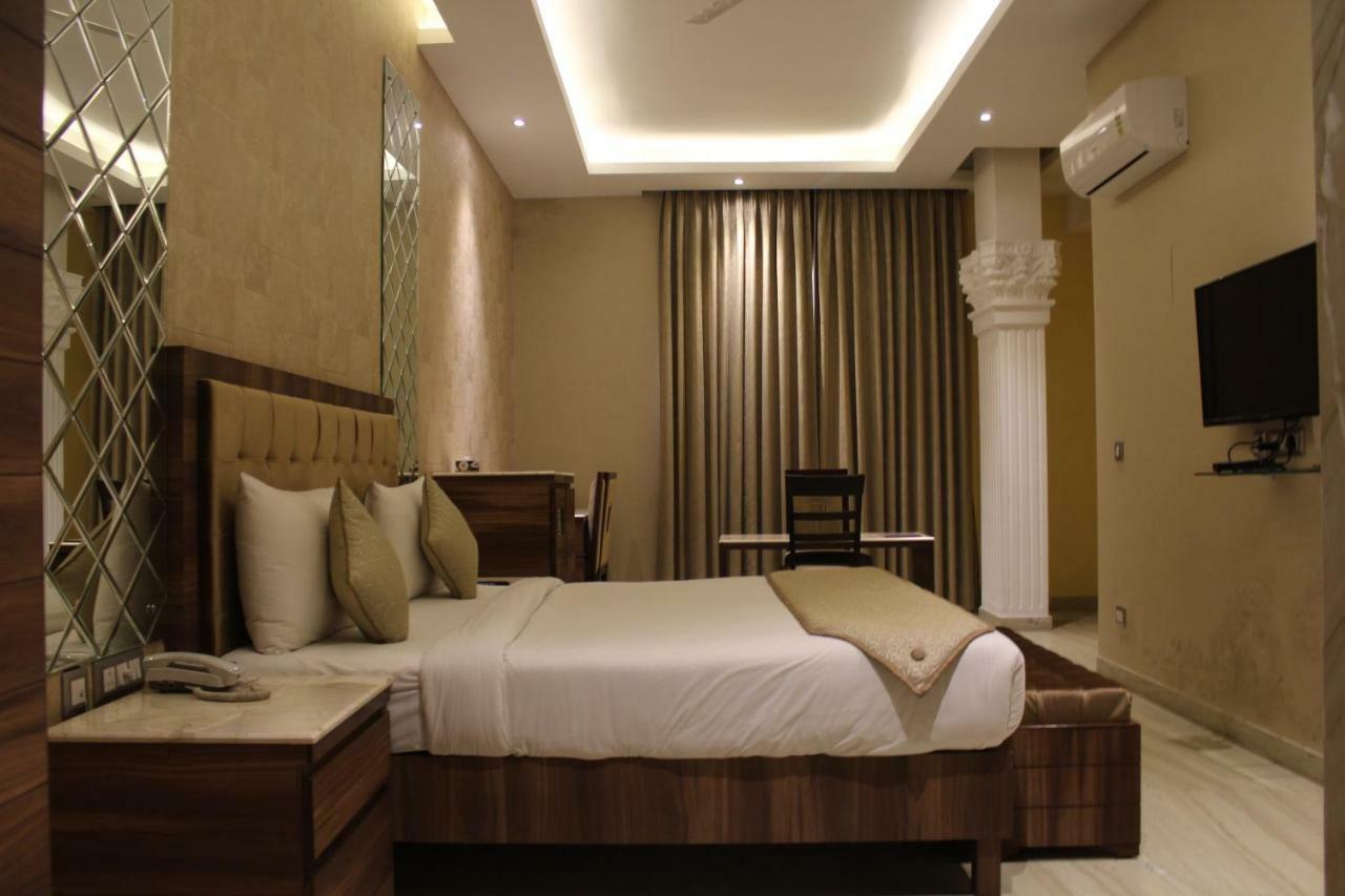 Royal Residence Iffco Chowk Gurgaon Exteriör bild