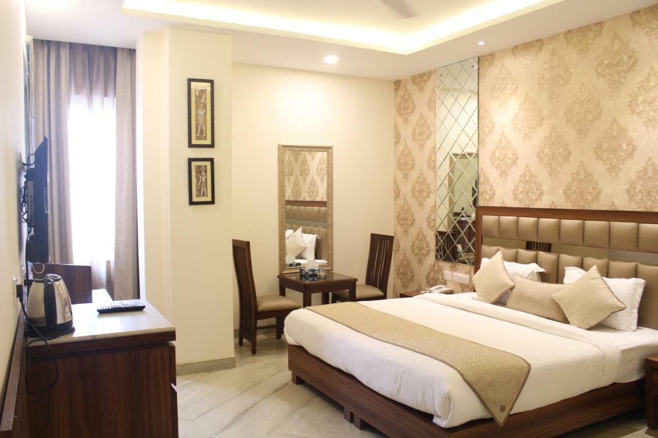 Royal Residence Iffco Chowk Gurgaon Exteriör bild