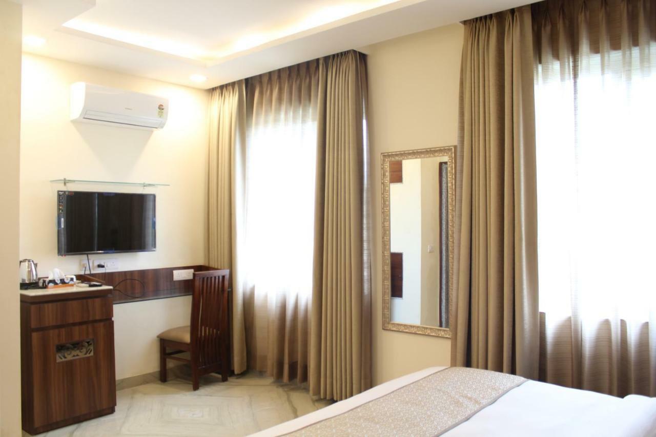 Royal Residence Iffco Chowk Gurgaon Exteriör bild
