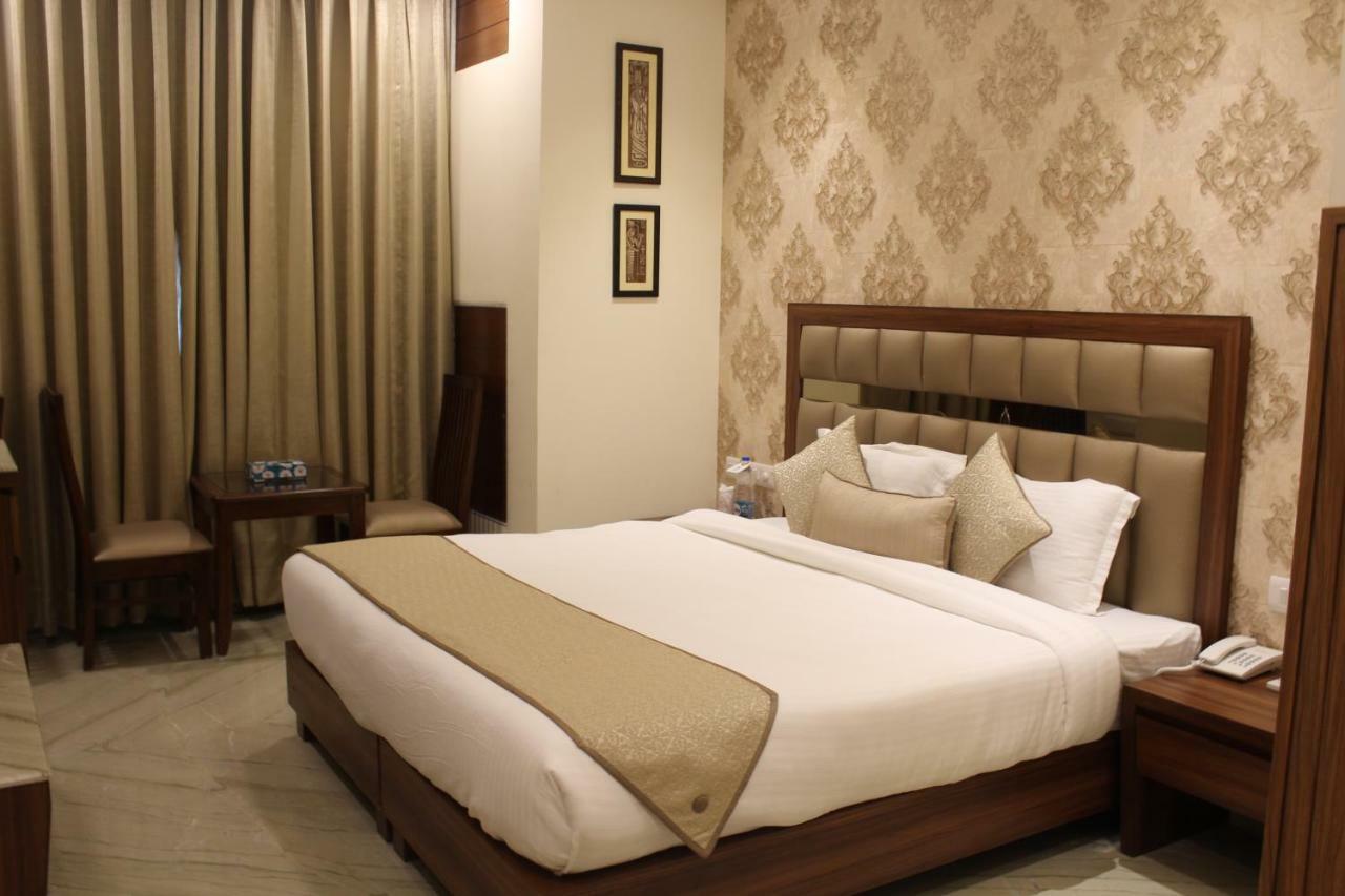Royal Residence Iffco Chowk Gurgaon Exteriör bild