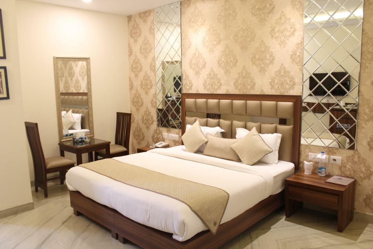Royal Residence Iffco Chowk Gurgaon Exteriör bild