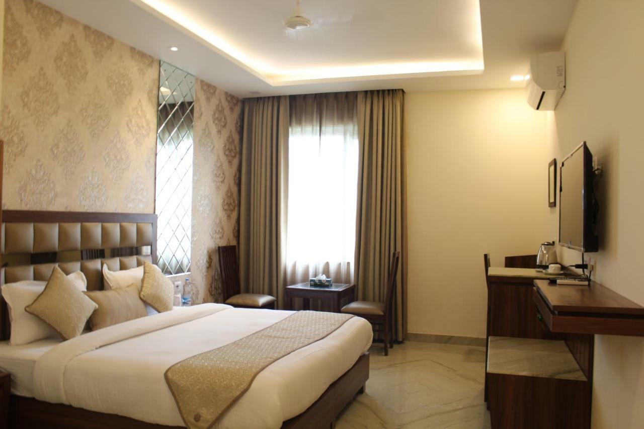Royal Residence Iffco Chowk Gurgaon Exteriör bild