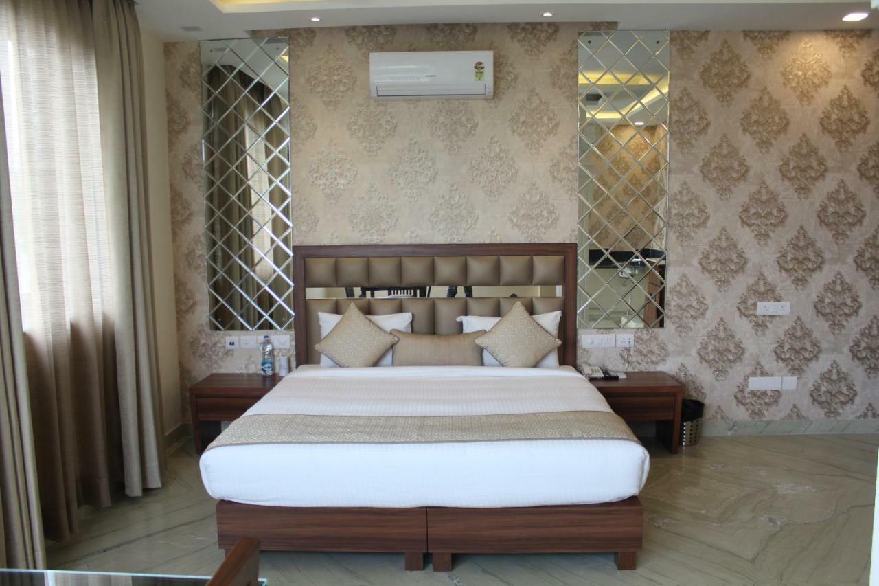 Royal Residence Iffco Chowk Gurgaon Exteriör bild
